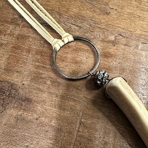 Elegant Cream Leather and Silver Pendant Necklace